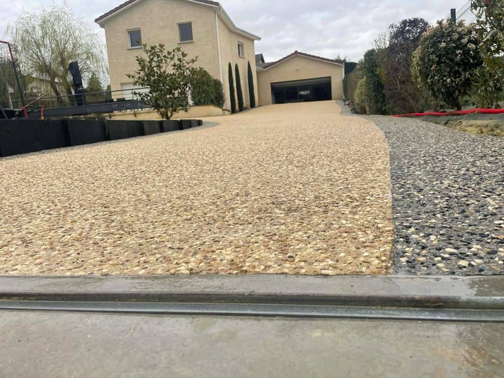 Béton désactivé Saint Cyr de Favière 1