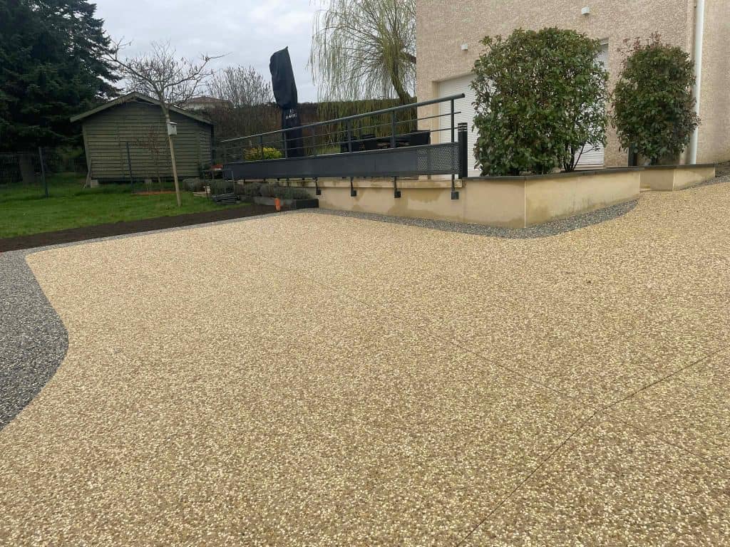 Béton désactivé Saint Cyr de Favière 5